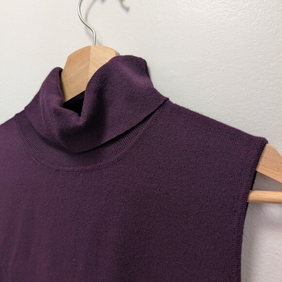 TWIK TURTLE NECK TOP - Picture 3 of 6